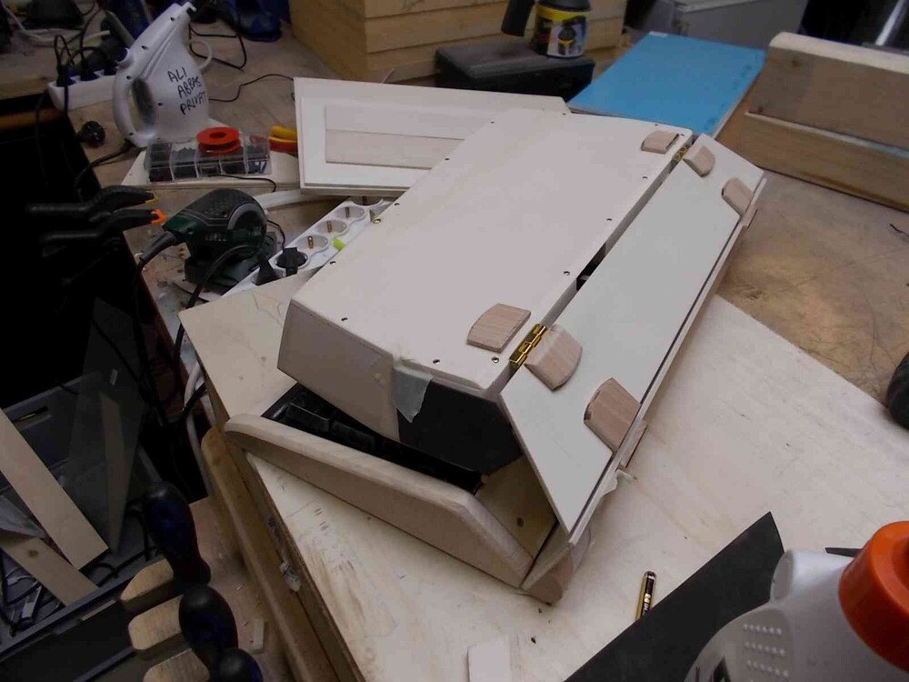 the first test of the 3 way hinge