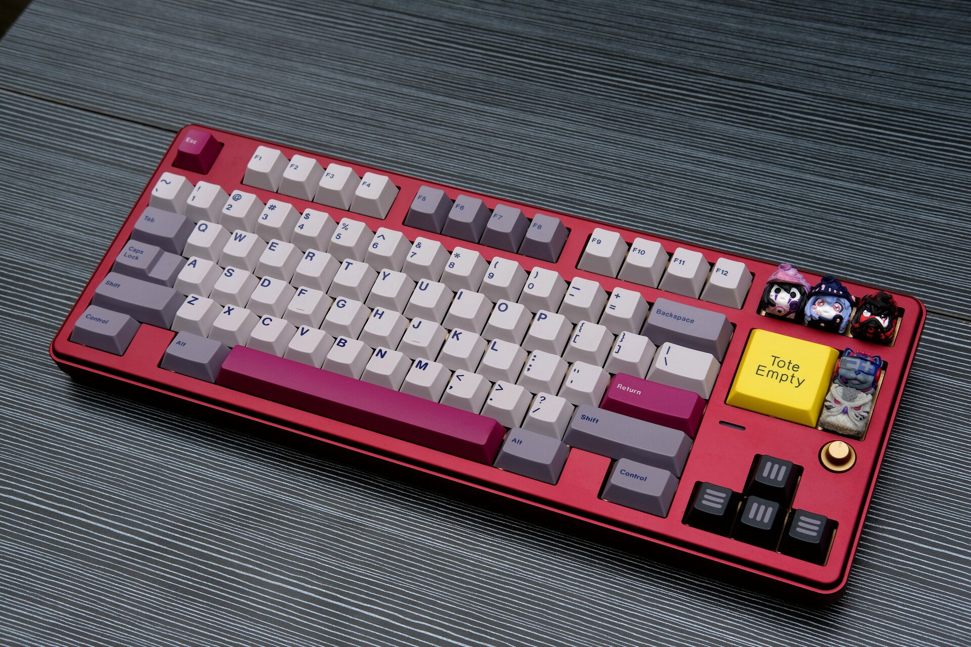 Skog Reboot TKL WKL x GMK DMG keycaps » keebs.gg