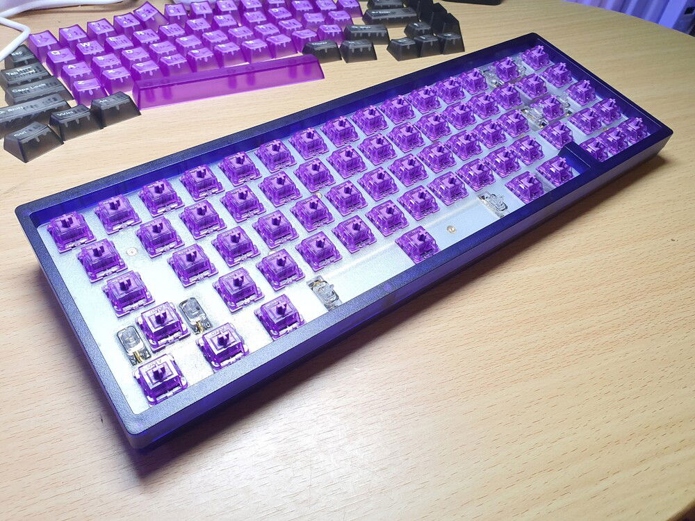 So after some exorcism to get rid of the demos, lubed Akko purple lavender switches took their place.