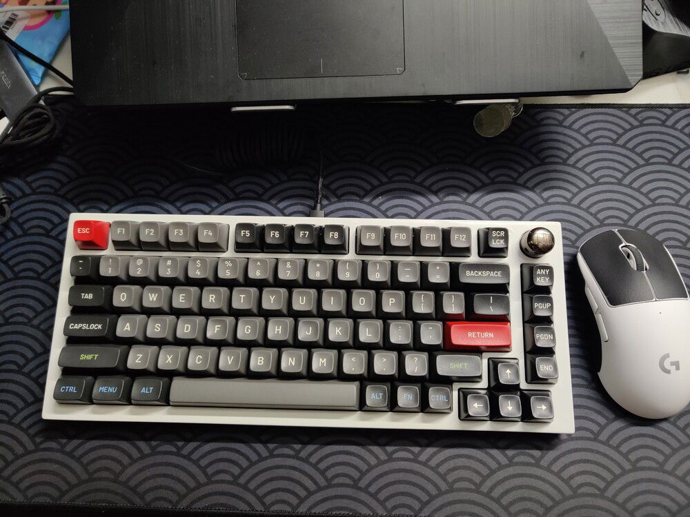 GMMK PRO WITH DS WHITE JADES AND SUSUWATARI » keebs.gg