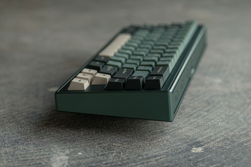 KBD Build :
Keyboard : Zoo65
Plate : FR4
Switches : MMK Flamingo [ Factory Lubed ]
Stabilizers : TX Stabilizers  [ 205g0 / Dielectric Grease ]
Keycaps :  DMK Silent Forest
Mods: IXPE Foam / Plate + Case Mod

Build Vdo :
https://youtu.be/KLjKYNBPHpc