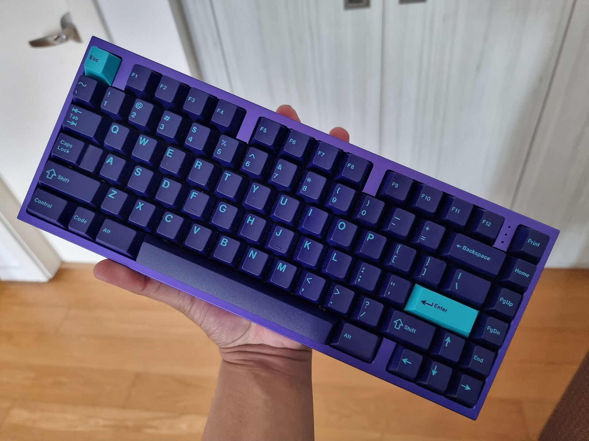 HEX.4B Plateless 7V on a Budget » keebs.gg