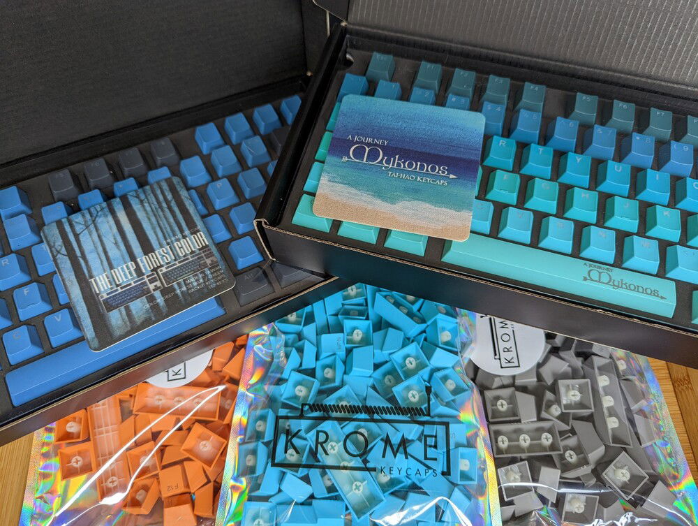 Just one or 2 cap sets to choose from 🤔