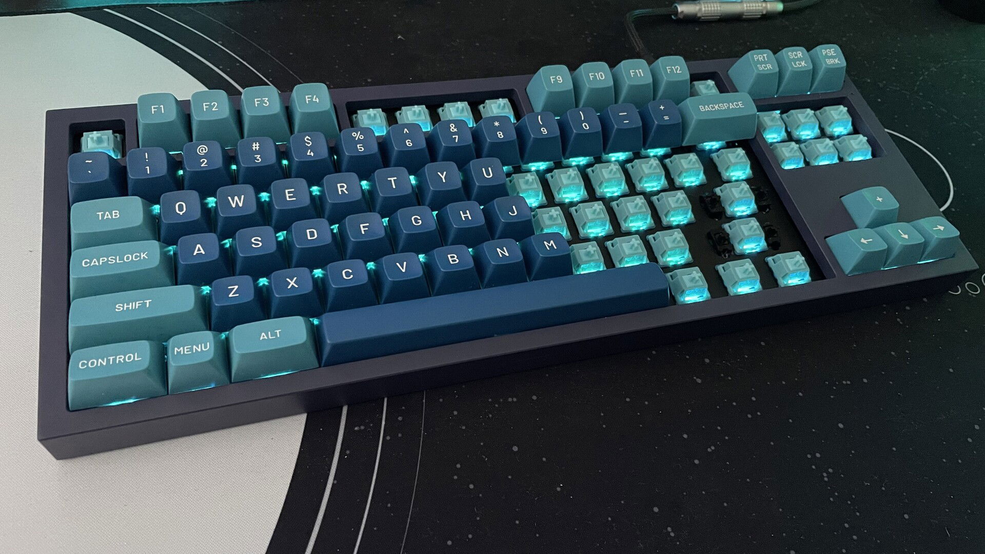 Novelkeys_ NK87 - GMK Hammerhead Light » keebs.gg